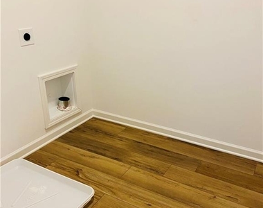 3102 Brockenhurst Drive - Photo Thumbnail 11