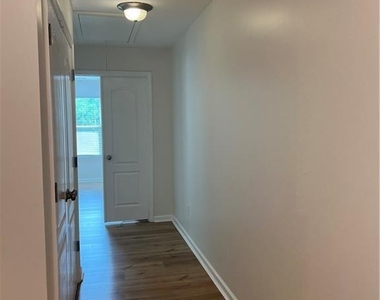 3102 Brockenhurst Drive - Photo Thumbnail 20