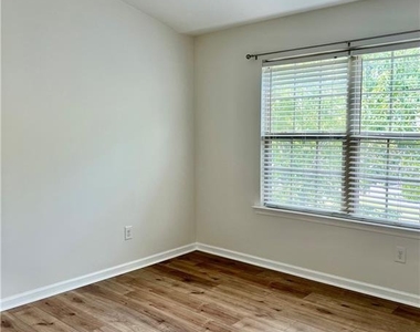 3102 Brockenhurst Drive - Photo Thumbnail 24