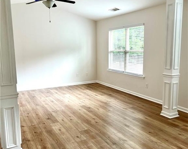 3102 Brockenhurst Drive - Photo Thumbnail 13