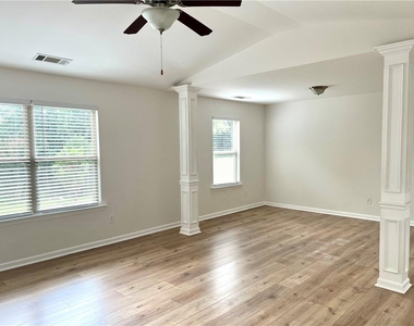 3102 Brockenhurst Drive - Photo Thumbnail 15