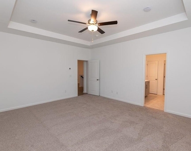 1826 Derrick Drive - Photo Thumbnail 16