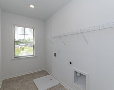 1826 Derrick Drive - Photo Thumbnail 29