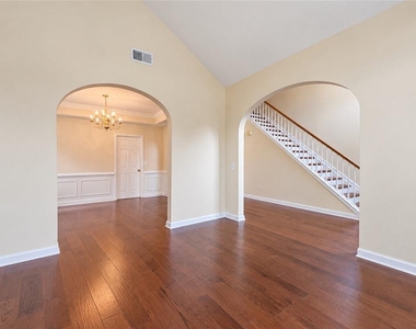 1124 Sadlers Way - Photo Thumbnail 5