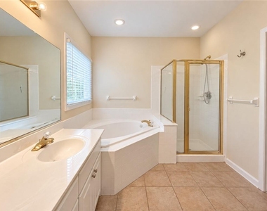 1124 Sadlers Way - Photo Thumbnail 12