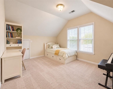 1124 Sadlers Way - Photo Thumbnail 18