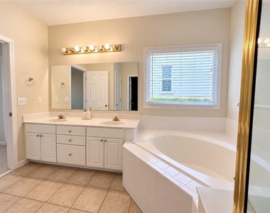 1124 Sadlers Way - Photo Thumbnail 13