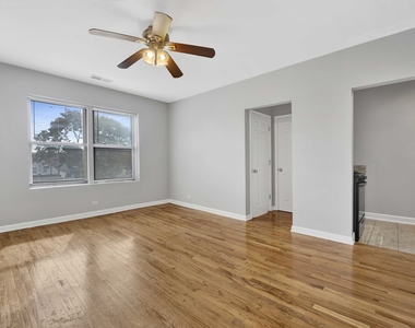 414 W Walnut Street - Photo Thumbnail 2