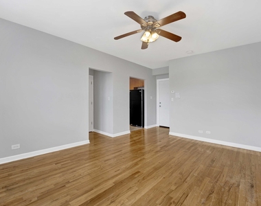 414 W Walnut Street - Photo Thumbnail 4