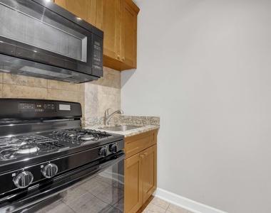 414 W Walnut Street - Photo Thumbnail 6