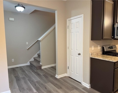 4719 Liberty Square Drive - Photo Thumbnail 6