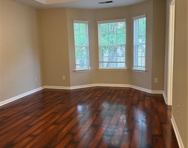 4719 Liberty Square Drive - Photo Thumbnail 20