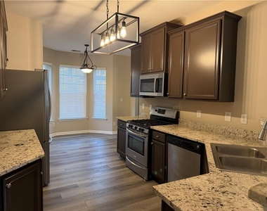 4719 Liberty Square Drive - Photo Thumbnail 8
