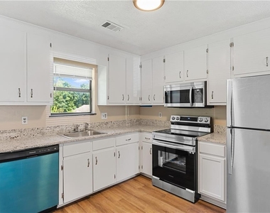 217 Tanglewood Drive - Photo Thumbnail 7