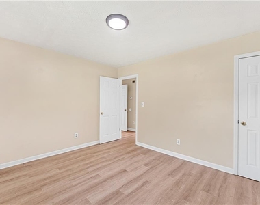 217 Tanglewood Drive - Photo Thumbnail 11