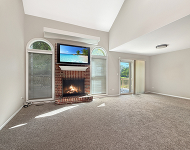 2103 N Coldspring Road - Photo Thumbnail 1