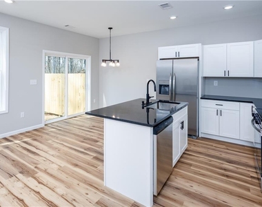 200 Back Pine Way - Photo Thumbnail 7