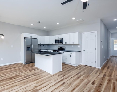 200 Back Pine Way - Photo Thumbnail 10