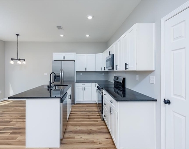 200 Back Pine Way - Photo Thumbnail 6