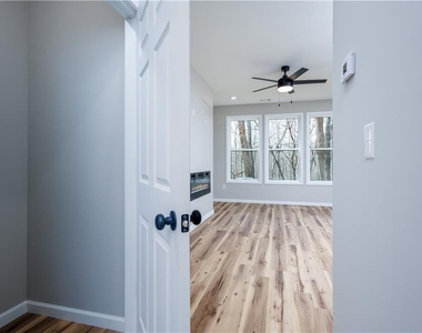 200 Back Pine Way - Photo Thumbnail 4