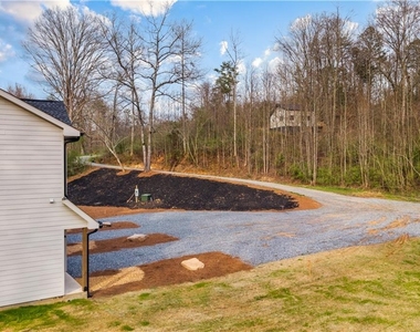 200 Back Pine Way - Photo Thumbnail 40