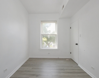 4702 W Fulton Street - Photo Thumbnail 6