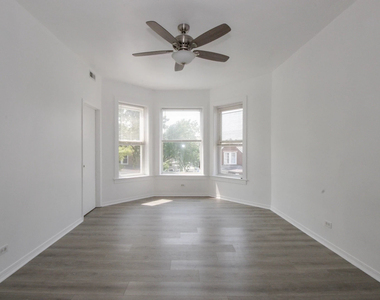 4702 W Fulton Street - Photo Thumbnail 1