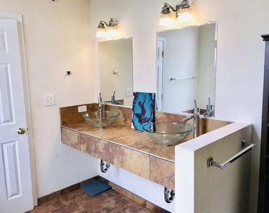 104 Lesley Lane - Photo Thumbnail 9