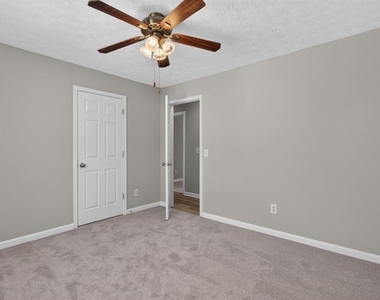 4025 Hemingway Drive - Photo Thumbnail 12