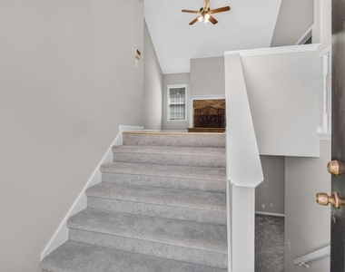 4025 Hemingway Drive - Photo Thumbnail 2