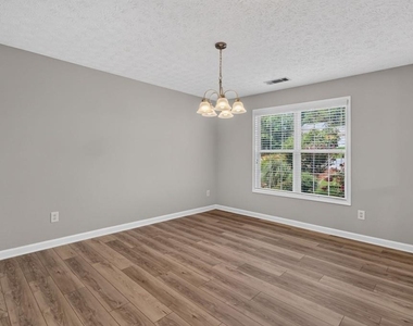 4025 Hemingway Drive - Photo Thumbnail 9