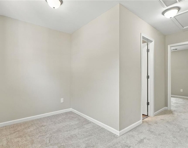 121 Cypress Court - Photo Thumbnail 21