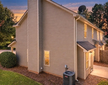 121 Cypress Court - Photo Thumbnail 32