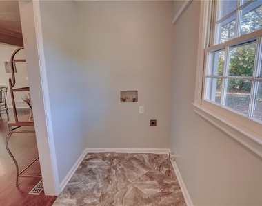 3188 Robin Lane Nw - Photo Thumbnail 11