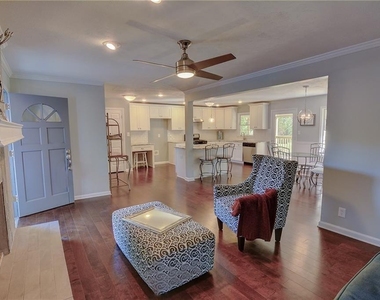3188 Robin Lane Nw - Photo Thumbnail 6