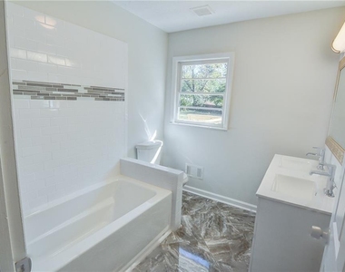 3188 Robin Lane Nw - Photo Thumbnail 14