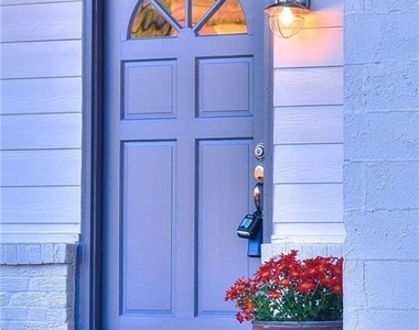 3188 Robin Lane Nw - Photo Thumbnail 2