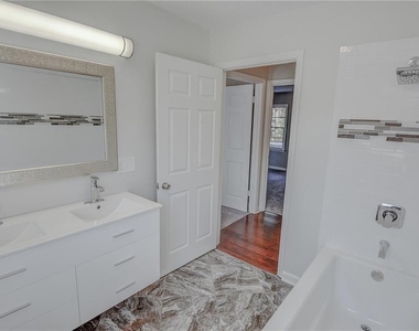 3188 Robin Lane Nw - Photo Thumbnail 13