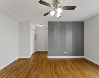 7450 N Greenview Avenue - Photo Thumbnail 4