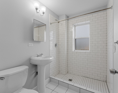 7450 N Greenview Avenue - Photo Thumbnail 8