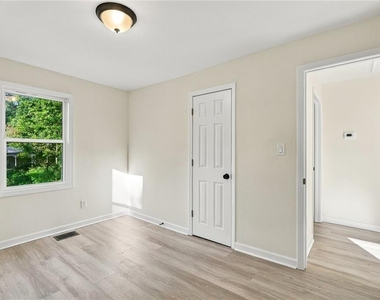 2293 Ewing Street Sw - Photo Thumbnail 17