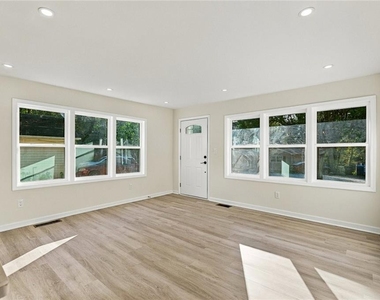 2293 Ewing Street Sw - Photo Thumbnail 11