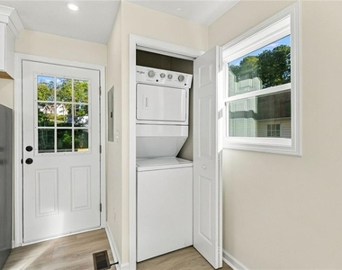 2293 Ewing Street Sw - Photo Thumbnail 15