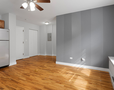 7450 N Greenview Avenue - Photo Thumbnail 4