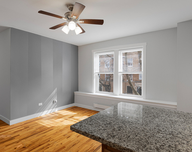 7450 N Greenview Avenue - Photo Thumbnail 1