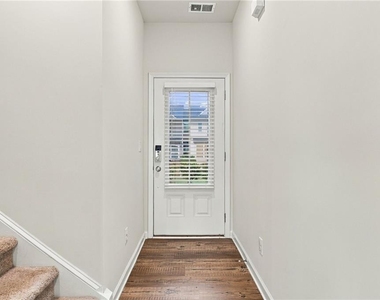5313 Melbourne Lane - Photo Thumbnail 3