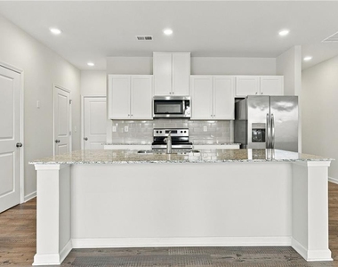 5313 Melbourne Lane - Photo Thumbnail 9