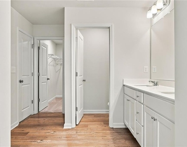 5313 Melbourne Lane - Photo Thumbnail 2