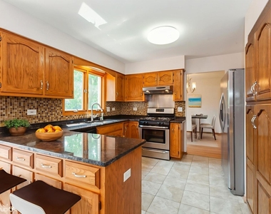 8885 Dryden Street - Photo Thumbnail 6