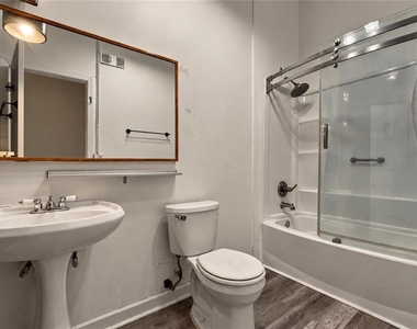 20 Marietta St Nw - Photo Thumbnail 8